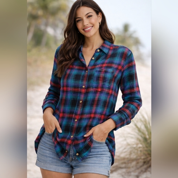 American Eagle Outfitters Tops - American Eagle Plaid Flannel Shirt – Boyfriend Fit – Size SmallClassic American